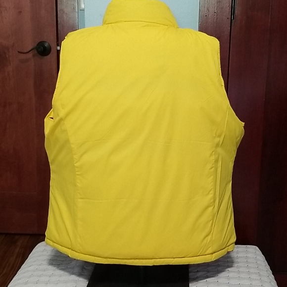 Reversible womens puffy vest - Picture 3 of 5